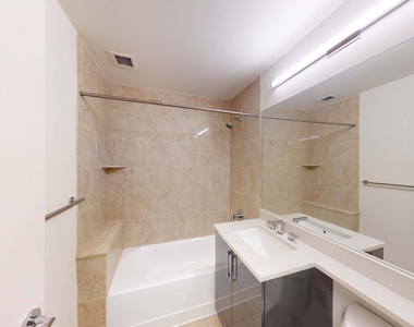 10 Hanover Square - Photo Thumbnail 3