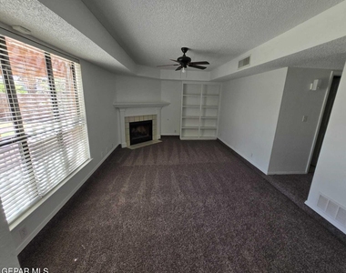 11920 Pueblo Del Rio Way - Photo Thumbnail 2
