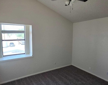 11920 Pueblo Del Rio Way - Photo Thumbnail 10