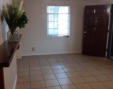 3208 Morehead Avenue - Photo Thumbnail 8