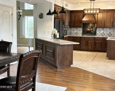 2313 Passage Place - Photo Thumbnail 9