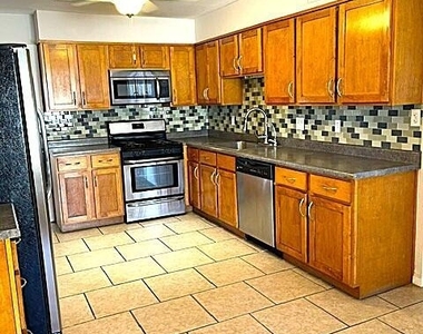 5813 Beaumont Place - Photo Thumbnail 2