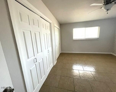 5813 Beaumont Place - Photo Thumbnail 15