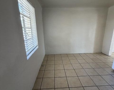 8421 Mercury Street - Photo Thumbnail 5