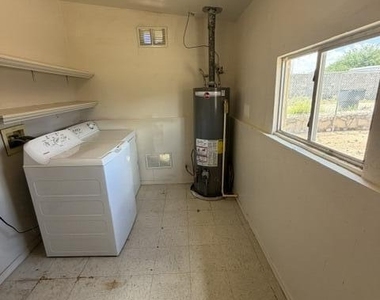 8421 Mercury Street - Photo Thumbnail 12