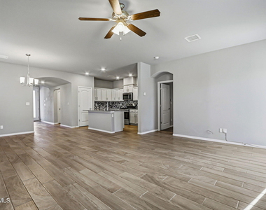 12365 Desert Vista Avenue - Photo Thumbnail 16