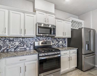 12365 Desert Vista Avenue - Photo Thumbnail 7