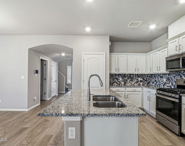 12365 Desert Vista Avenue - Photo Thumbnail 10