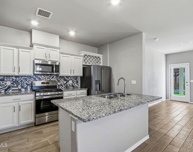 12365 Desert Vista Avenue - Photo Thumbnail 6