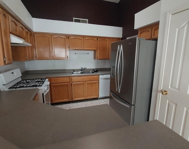 12641 Tierra Tigre Avenue - Photo Thumbnail 9