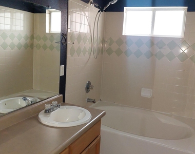 12641 Tierra Tigre Avenue - Photo Thumbnail 15