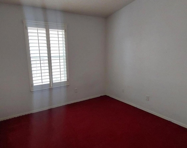 12641 Tierra Tigre Avenue - Photo Thumbnail 7