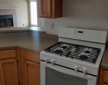 12641 Tierra Tigre Avenue - Photo Thumbnail 12