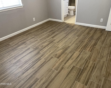 12144 Blue Quail Avenue - Photo Thumbnail 14