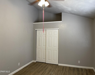 12144 Blue Quail Avenue - Photo Thumbnail 12