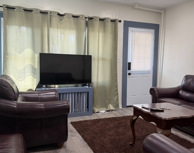 212 Maple Hill Avenue - Photo Thumbnail 4