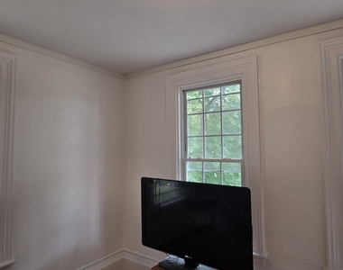 221 Broadway - Photo Thumbnail 6