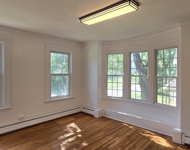 221 Broadway - Photo Thumbnail 2