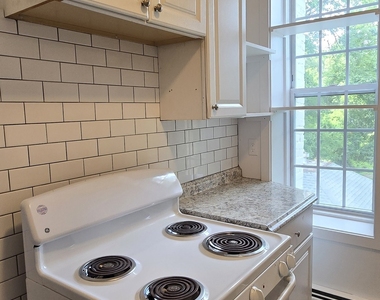 221 Broadway - Photo Thumbnail 9