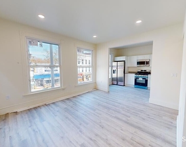 736 Main Street - Photo Thumbnail 2