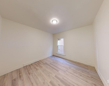 736 Main Street - Photo Thumbnail 8