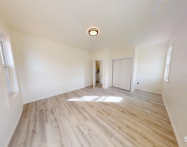 736 Main Street - Photo Thumbnail 15
