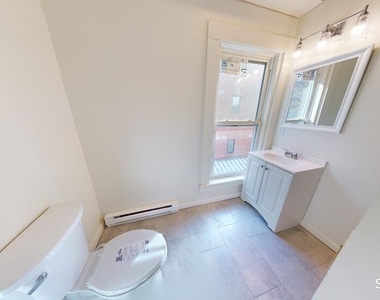 736 Main Street - Photo Thumbnail 9