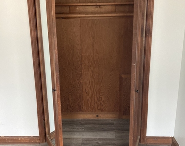 10 Phelps Lane - Photo Thumbnail 14