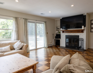 18 Pinewood Shores - Photo Thumbnail 12