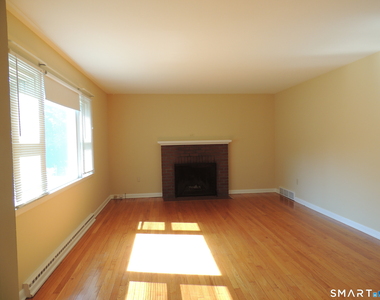 87 Hotchkiss Grove Road - Photo Thumbnail 10