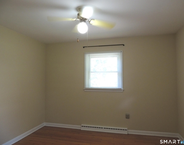 87 Hotchkiss Grove Road - Photo Thumbnail 15