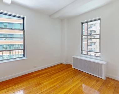 East 38th Street - Photo Thumbnail 3