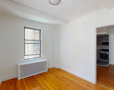 East 38th Street - Photo Thumbnail 5