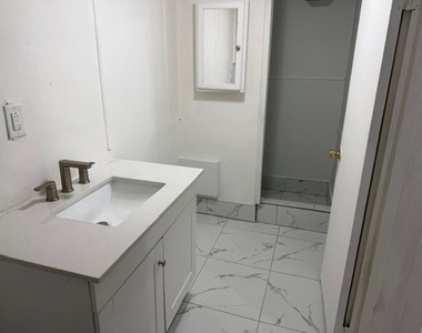 832 Delaware Ave - Photo Thumbnail 8