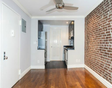 West 53rd Street - Photo Thumbnail 1