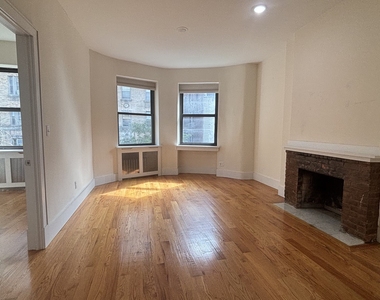 West 76th Street - Photo Thumbnail 5