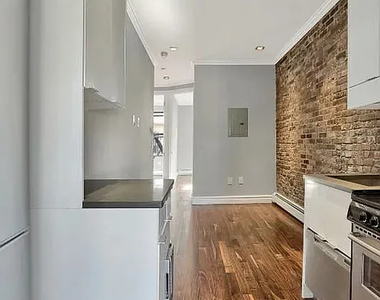 124 Ridge Street - Photo Thumbnail 4