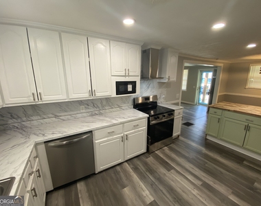 914 Ozora Road - Photo Thumbnail 10