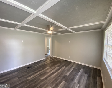 914 Ozora Road - Photo Thumbnail 2