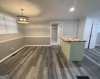 914 Ozora Road - Photo Thumbnail 4