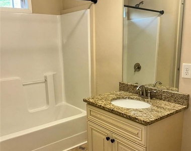 713 Mcwilliams Road Se - Photo Thumbnail 13
