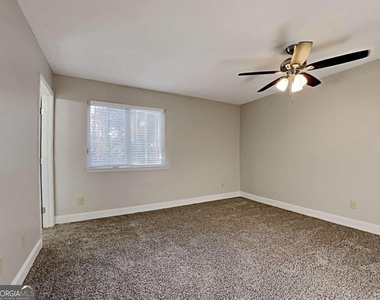 968 Country Oaks Court - Photo Thumbnail 18