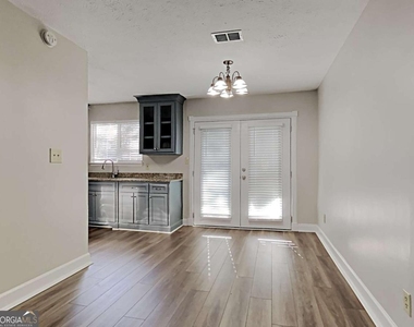 968 Country Oaks Court - Photo Thumbnail 8