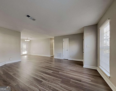 968 Country Oaks Court - Photo Thumbnail 16