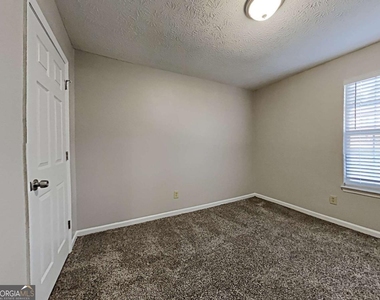 968 Country Oaks Court - Photo Thumbnail 11