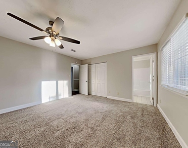968 Country Oaks Court - Photo Thumbnail 22