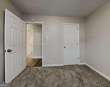 968 Country Oaks Court - Photo Thumbnail 15