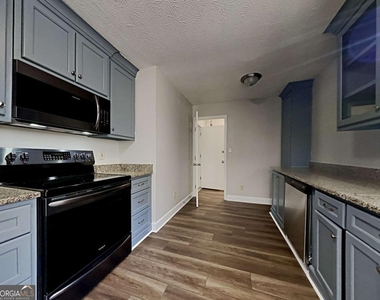 968 Country Oaks Court - Photo Thumbnail 3