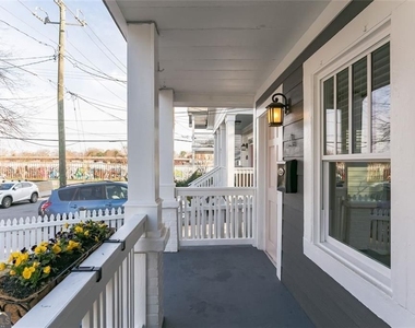 62 Chester Avenue Se - Photo Thumbnail 4