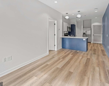 512 Flat Shoals Avenue Se - Photo Thumbnail 4